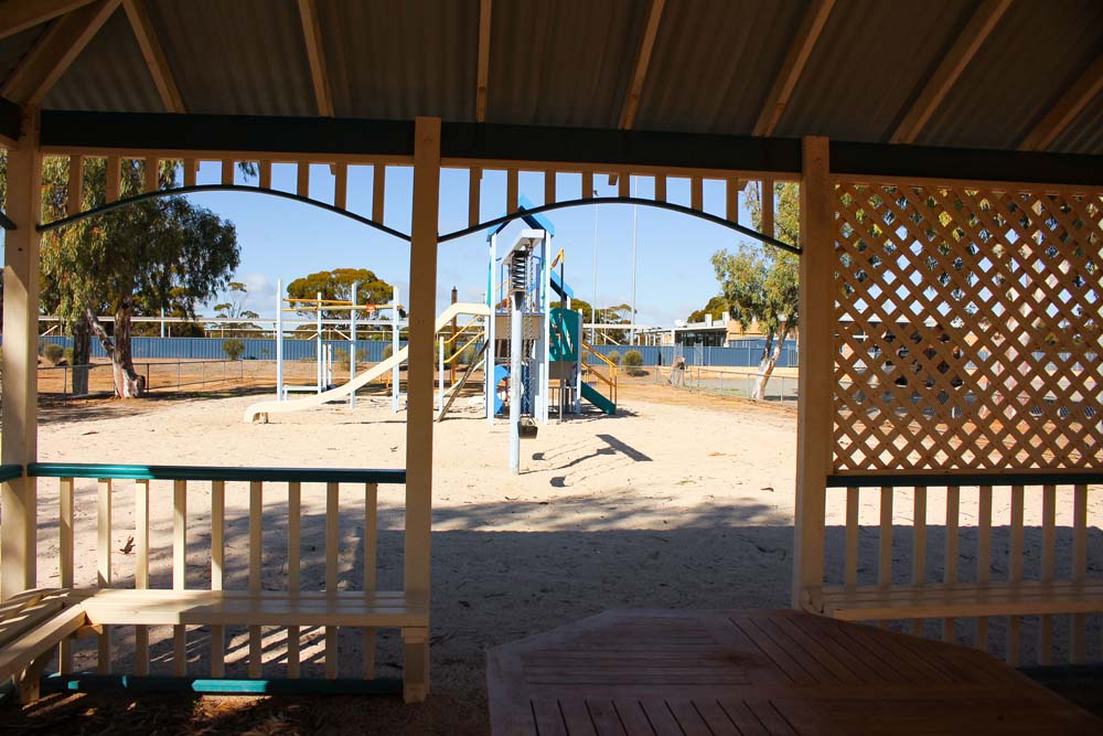 Centenary Park Playground covered seating area in town of Beacon, Western Australalia